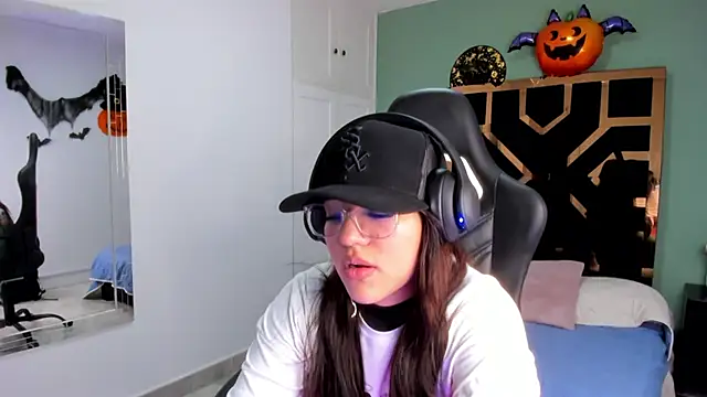 Billie Jhonson  online show from October 2025 07:13:02 PM