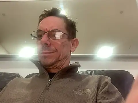 Snapshot of Kenhornu chatting on February 2026 02:38:02 PM Kenhornu online show from February 2026 02:38:02 PM