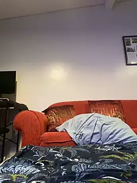 thequeenkendall2025 online show from February 2025 10:45:01 AM