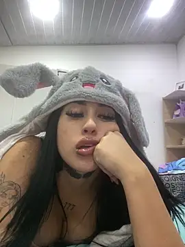 Girl milk7 online show from March 2025 07:29:02 AM