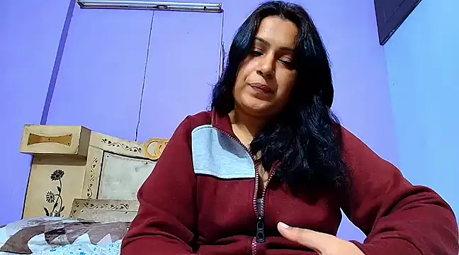 Sophia James online show from February 2025 03:53:01 PM