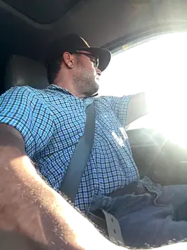 luiriv04 online show from September 2025 11:54:01 PM