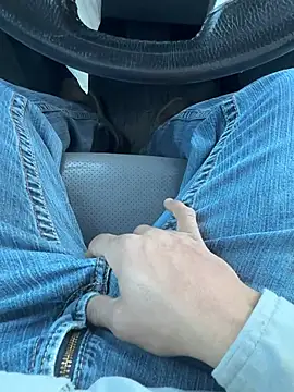 luiriv04 online show from January 2025 07:40:01 PM