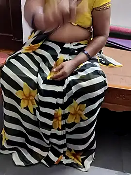 Snapshot of laxmitelugu78 chatting on January 2025 04:45:01 PM laxmitelugu78 online show from January 2025 04:45:01 PM