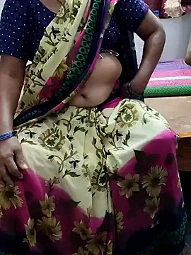 Snapshot of laxmitelugu78 chatting on January 2025 06:52:01 PM laxmitelugu78 online show from January 2025 06:52:01 PM