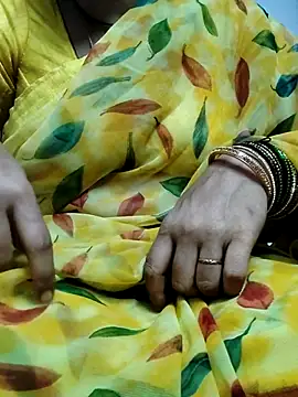 Snapshot of laxmitelugu78 chatting on March 2025 07:14:02 PM laxmitelugu78 online show from March 2025 07:14:02 PM