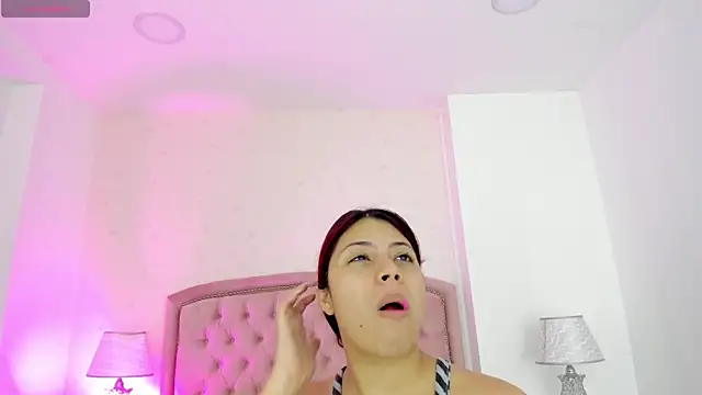 Kendall  Fox online show from November 2025 07:02:02 AM