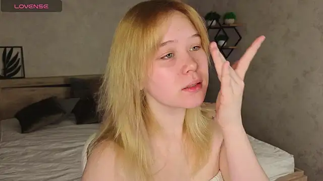 Amy Kimberlly online show from October 2025 12:32:01 AM