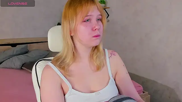 Snapshot of Amy_Kimberlly chatting on December 2025 11:58:01 PM Amy Kimberlly online show from December 2025 11:58:01 PM