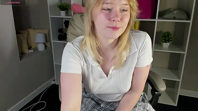 Amy Kimberlly online show from September 2025 01:06:02 AM