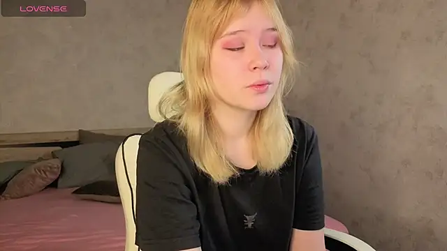 Snapshot of Amy_Kimberlly chatting on November 2025 12:15:02 AM Amy Kimberlly online show from November 2025 12:15:02 AM