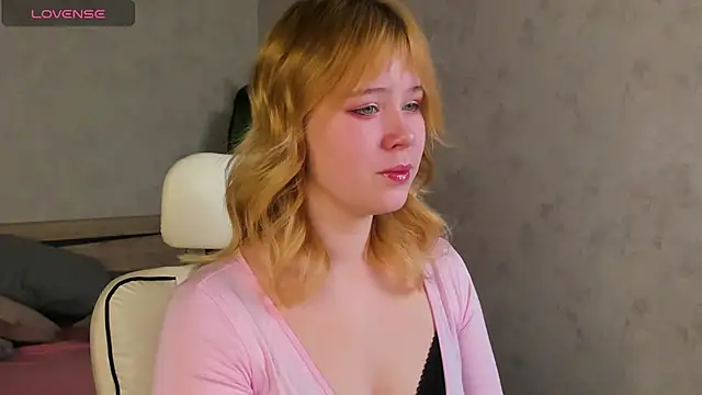 Snapshot of Amy_Kimberlly chatting on December 2025 12:01:02 AM Amy Kimberlly online show from December 2025 12:01:02 AM