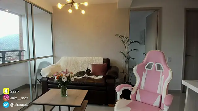 LairaScott online show from February 2025 10:15:02 PM