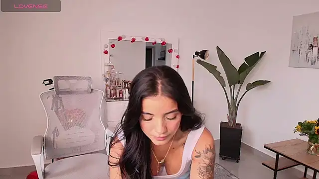 LairaScott online show from February 2026 09:26:02 PM
