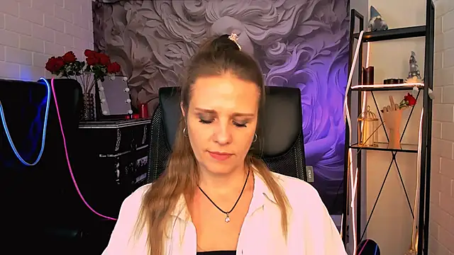 EmiliaBedy online show from March 2025 12:11:02 PM