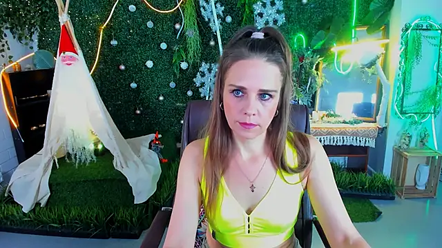 EmiliaBedy online show from December 2025 09:03:02 AM