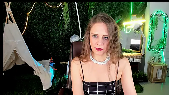 EmiliaBedy online show from December 2025 09:15:02 AM