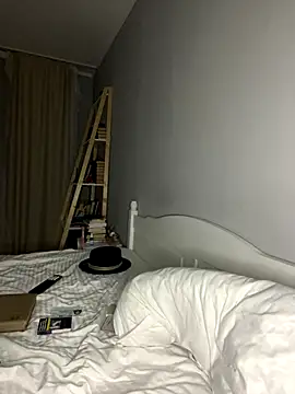 Snapshot of bunnythetailor chatting on October 2025 09:01:01 PM bunnythetailor online show from October 2025 09:01:01 PM