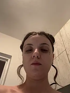 Snapshot of bunnythetailor chatting on February 2025 01:55:01 AM bunnythetailor online show from February 2025 01:55:01 AM