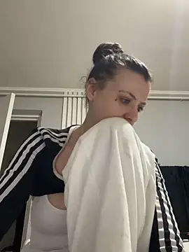 bunnythetailor online show from February 2026 04:34:02 AM