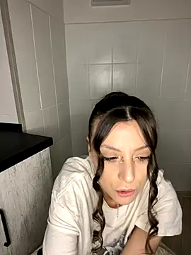 bunnythetailor online show from December 2025 10:11:02 PM