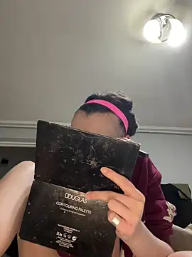 bunnythetailor online show from February 2026 09:12:01 PM