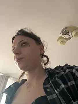 Snapshot of bunnythetailor chatting on February 2025 06:51:02 AM bunnythetailor online show from February 2025 06:51:02 AM