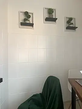 Snapshot of bunnythetailor chatting on February 2025 02:58:02 PM bunnythetailor online show from February 2025 02:58:02 PM