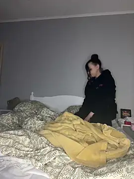 Snapshot of bunnythetailor chatting on February 2025 02:52:01 AM bunnythetailor online show from February 2025 02:52:01 AM