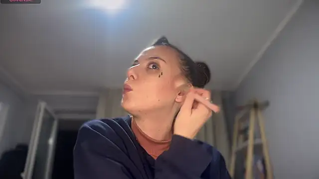 bunnythetailor online show from November 2025 05:39:01 PM