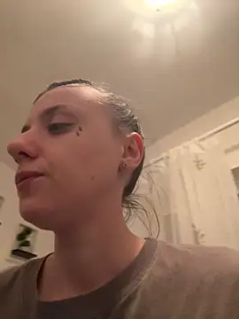 Snapshot of bunnythetailor chatting on January 2025 05:35:02 PM bunnythetailor online show from January 2025 05:35:02 PM