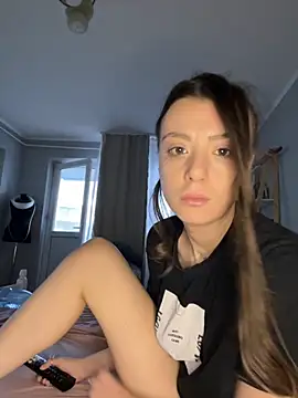 bunnythetailor online show from November 2025 01:48:02 PM