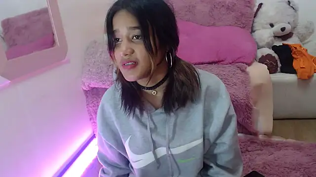 Snapshot of Jenner_Macpherson chatting on February 2025 03:41:02 PM Jenner Macpherson online show from February 2025 03:41:02 PM