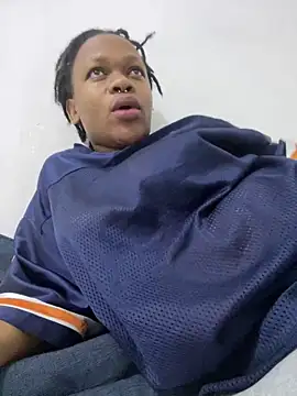 Boneca25 online show from March 2026 07:41:02 PM