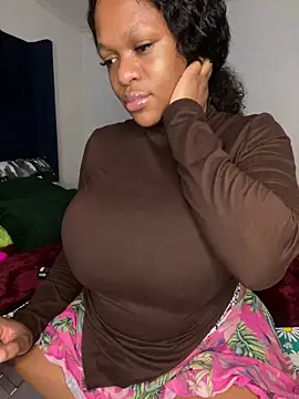 Boneca25 online show from October 2025 11:51:02 AM