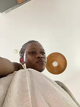 Boneca25 online show from March 2026 07:46:01 PM