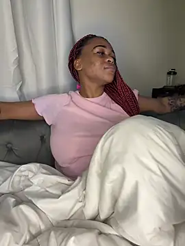 Boneca25 online show from July 2026 09:59:01 PM