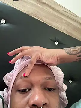 Boneca25 online show from July 2026 09:09:01 AM