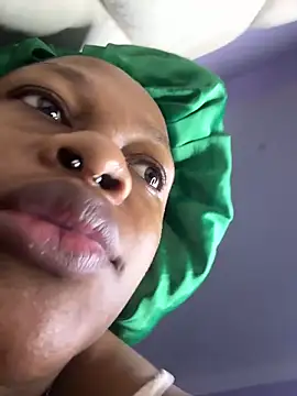 Boneca25 online show from March 2026 11:07:01 PM