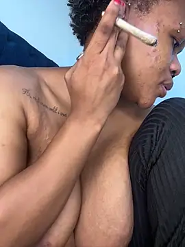 Boneca25 online show from April 2026 08:27:01 AM