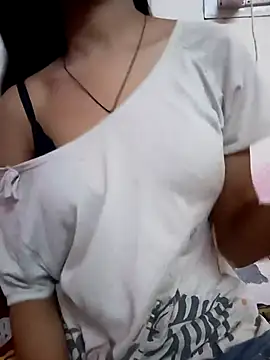 Tanu-00 online show from September 2025 06:29:02 PM