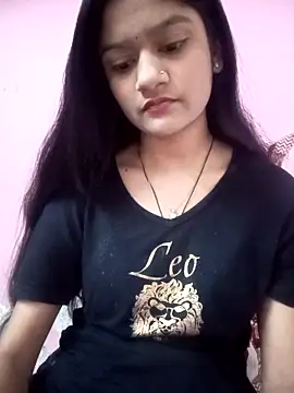 Tanu-00 online show from November 2025 01:47:02 PM