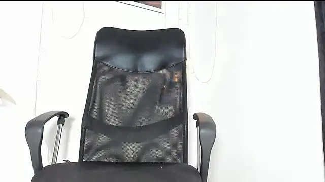 Snapshot of kenner_jacksom chatting on December 2025 09:50:01 PM kenner jacksom online show from December 2025 09:50:01 PM