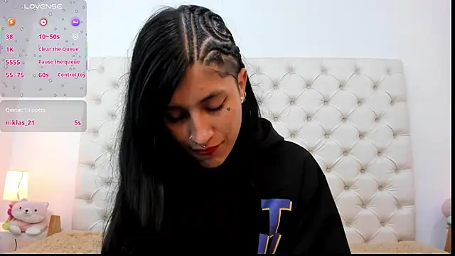 esmeralda06 online show from April 2026 07:58:02 PM