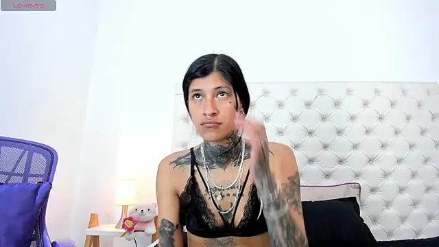 esmeralda06 online show from July 2026 04:37:01 PM