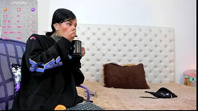 esmeralda06 online show from April 2026 02:20:01 PM