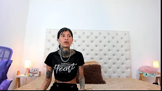 esmeralda06 online show from April 2026 01:50:02 PM