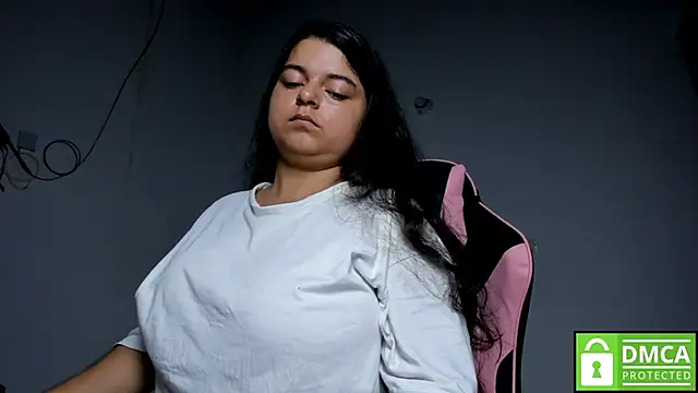 Snapshot of Little_Shaara chatting on November 2025 09:19:02 AM Little Shaara online show from November 2025 09:19:02 AM