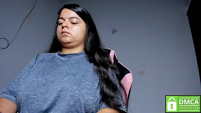 Snapshot of Little_Shaara chatting on November 2025 08:37:01 AM Little Shaara online show from November 2025 08:37:01 AM