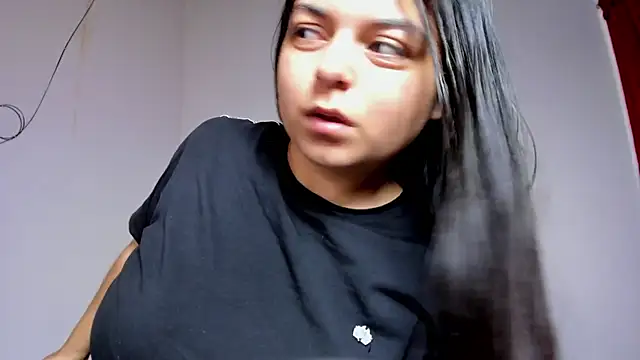 Snapshot of Little_Shaara chatting on December 2025 08:47:01 PM Little Shaara online show from December 2025 08:47:01 PM